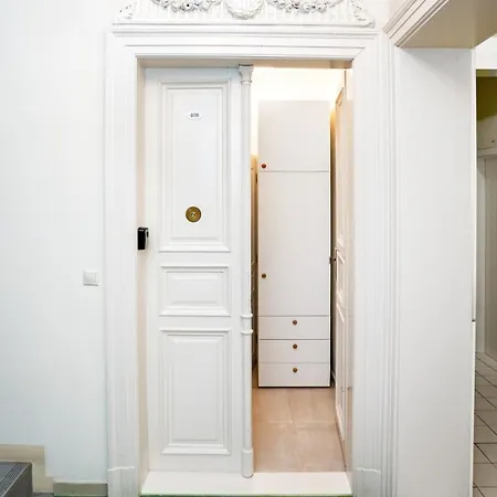 Nest, Cozy Modern * Prague